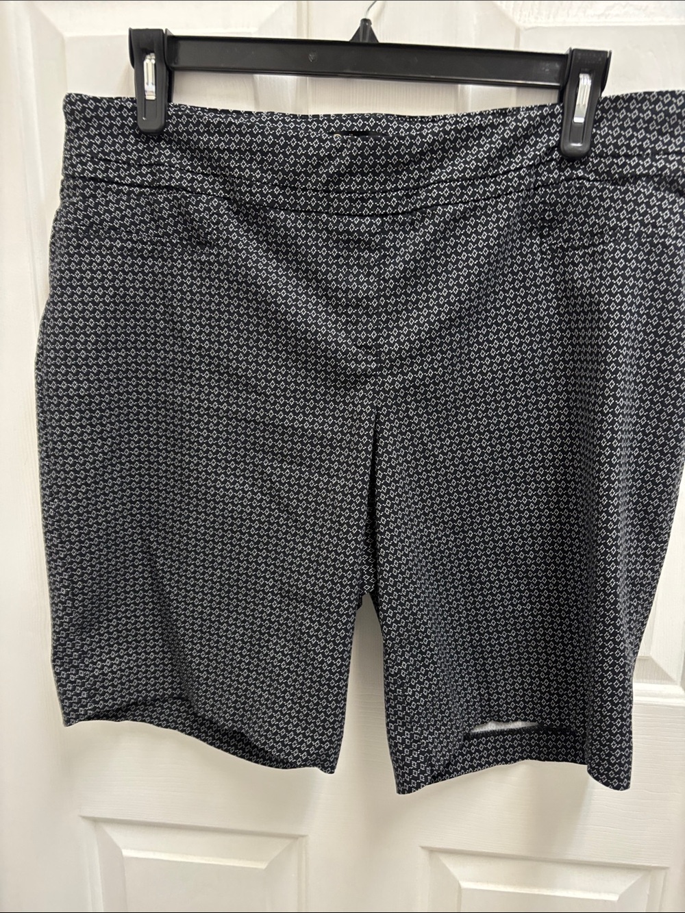 Dalia Black and White Patterned Knit Capris